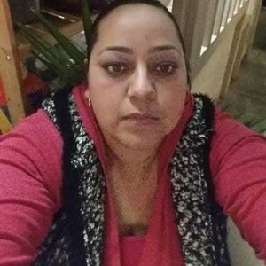 Meet your Posher, Roxana